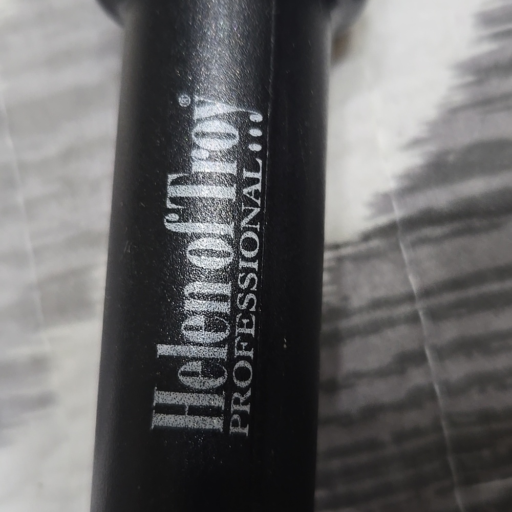 Curling Iron - Picture 4 of 7